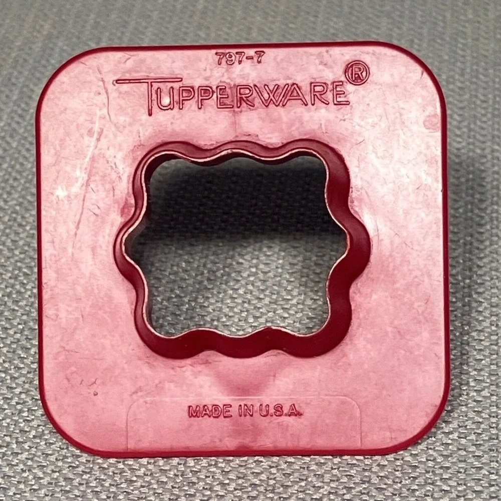 Vintage Tupperware Key Cookie Cutters Seals Lids Lot‎
